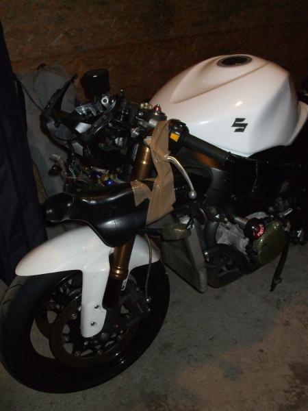 moto nue 3