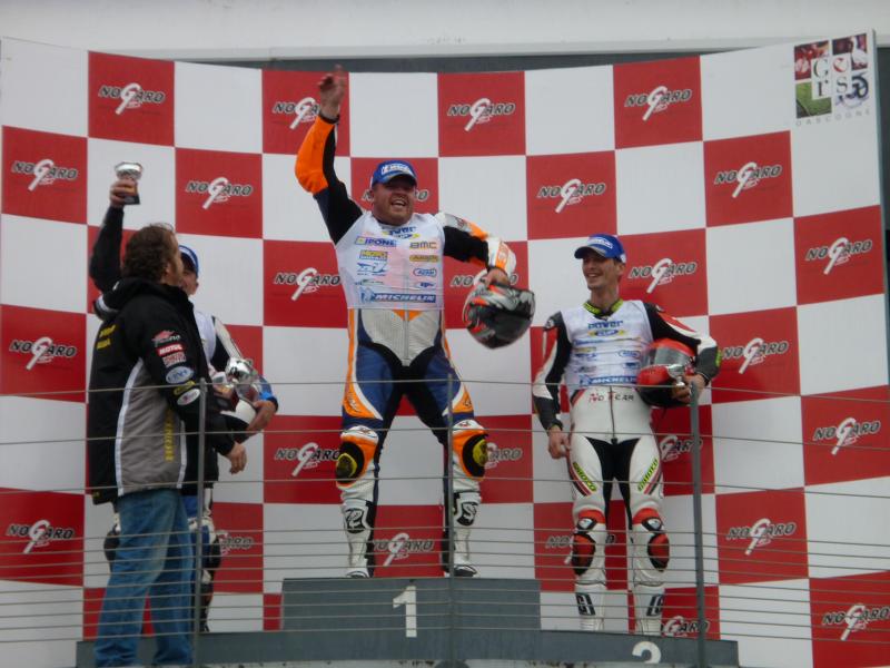 podium 16