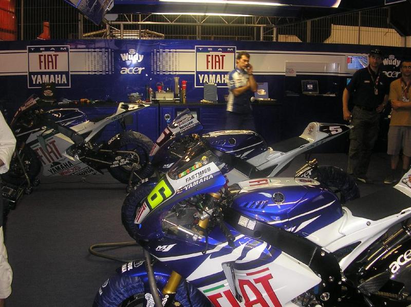 stand 05